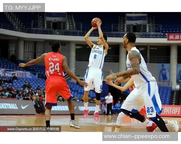 2016年CBA青岛队与佛山队激战回顾精彩瞬间与赛场亮点分析